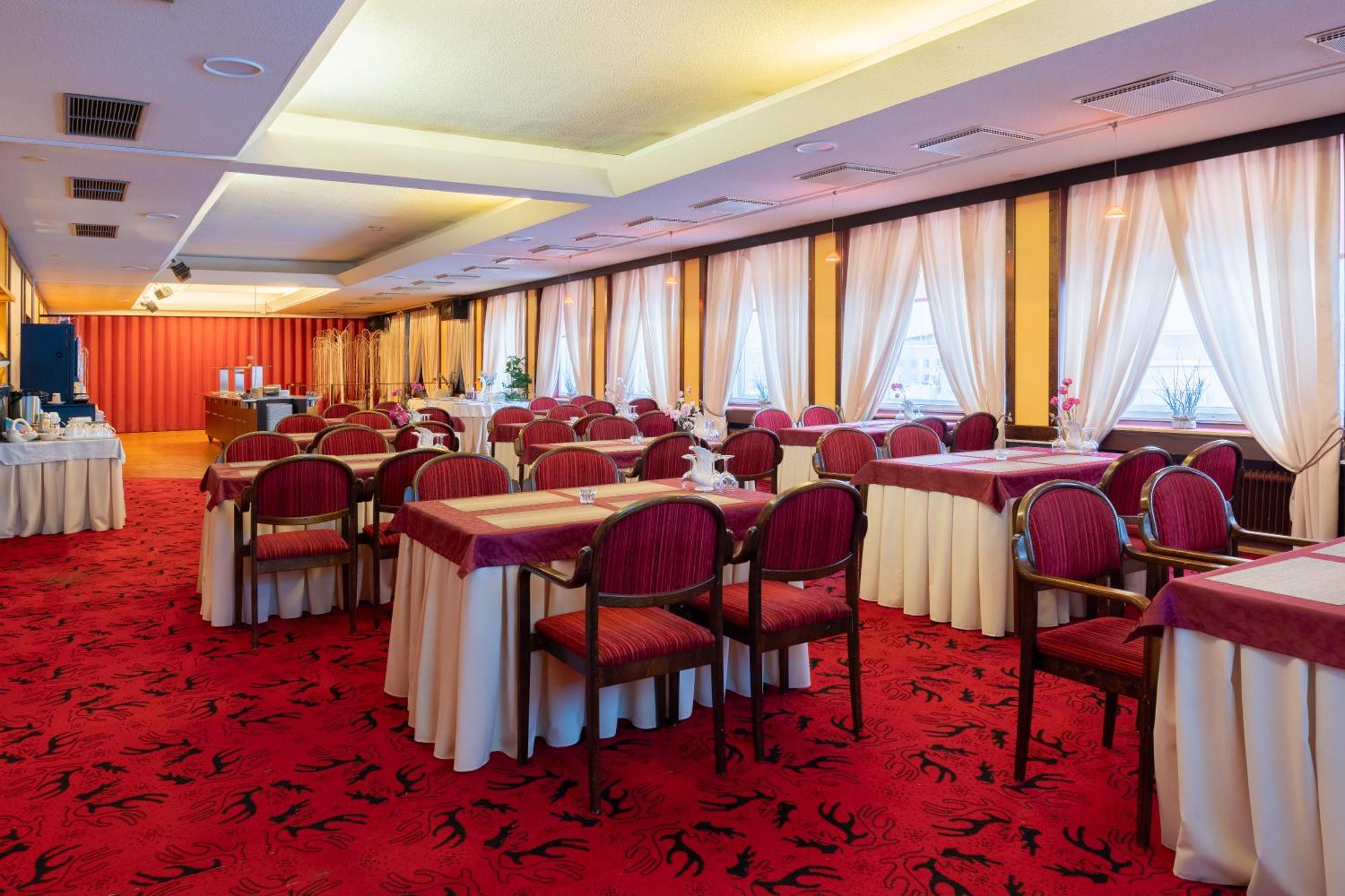 Hotel Kemijaervi Екстер'єр фото